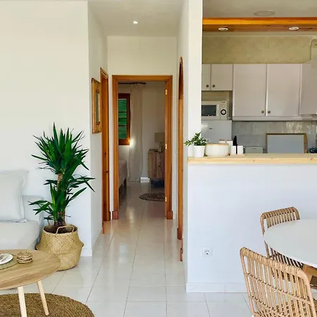 Cosy With Views And Pool