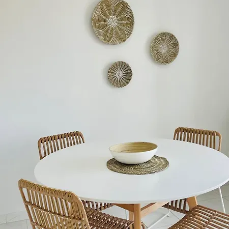 Διαμέρισμα Cosy With Views And Pool *