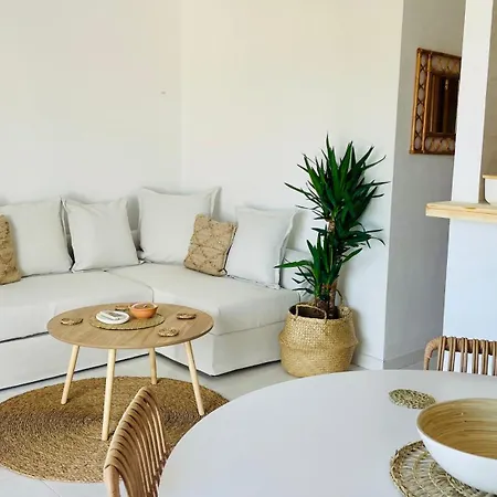 Cosy With Views And Pool דירה פורנלס