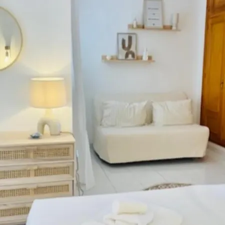 Cosy With Views And Pool Apartment *