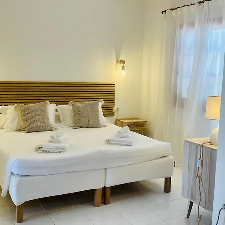 Cosy With Views And Pool Apartment *